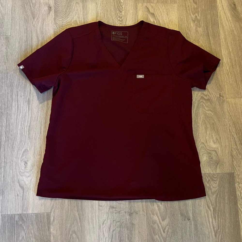 Women’s Figs Catarina One-Pocket Scrub Top in Burgundy! Size XL!